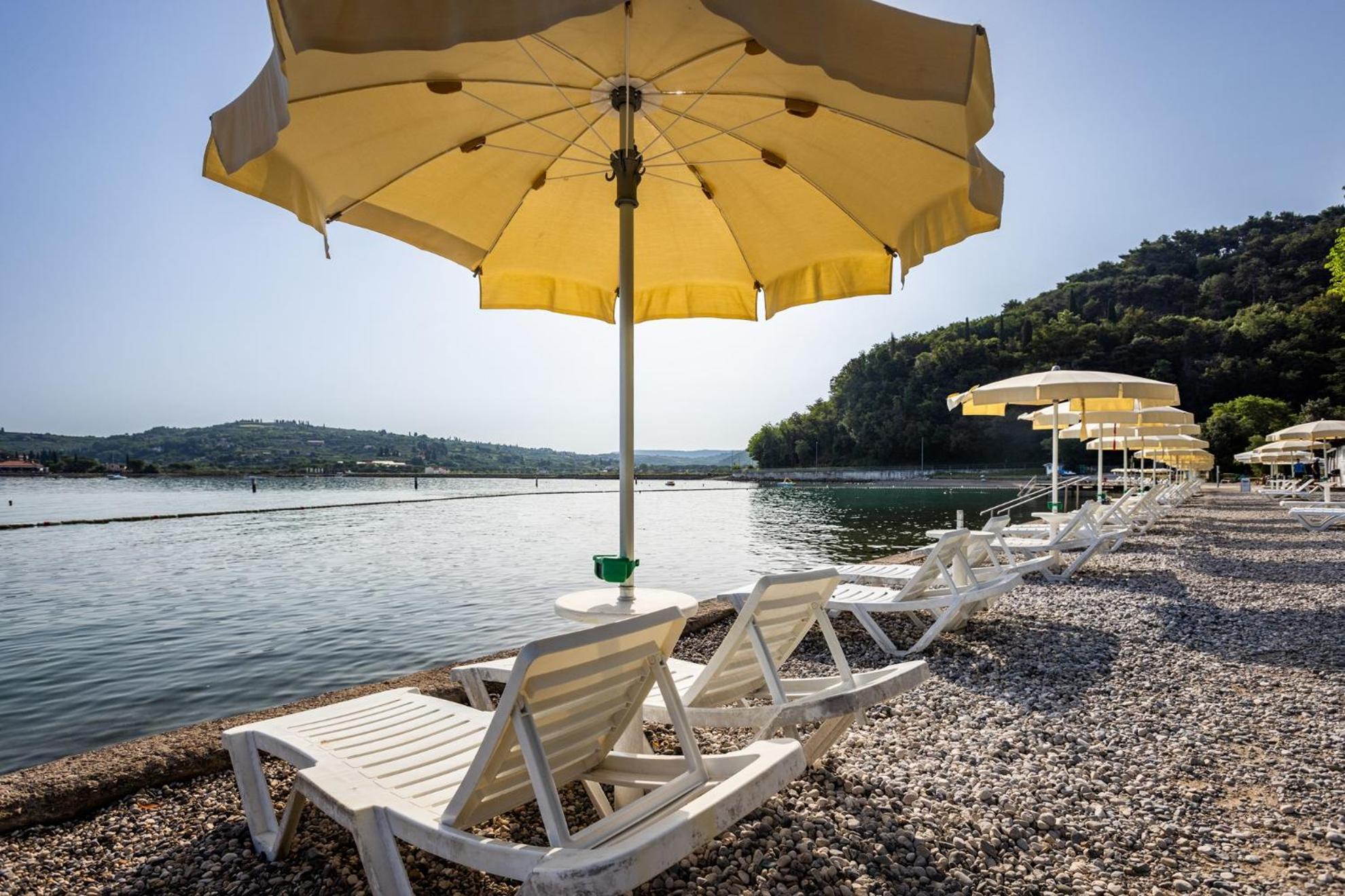 Sea view apartment Renzzo Strunjan Exterior foto